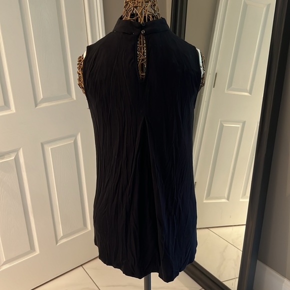 Black lightweight tunic - Picture 2 of 3